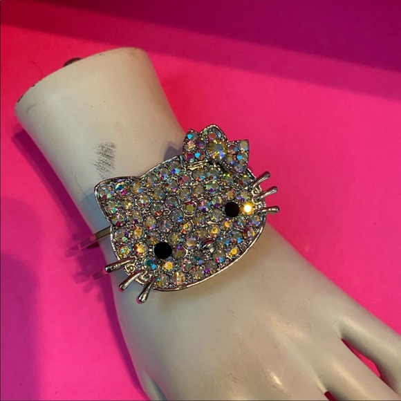✨Big rhinestone kello kitty bracelet ✨ - Picture 2 of 8
